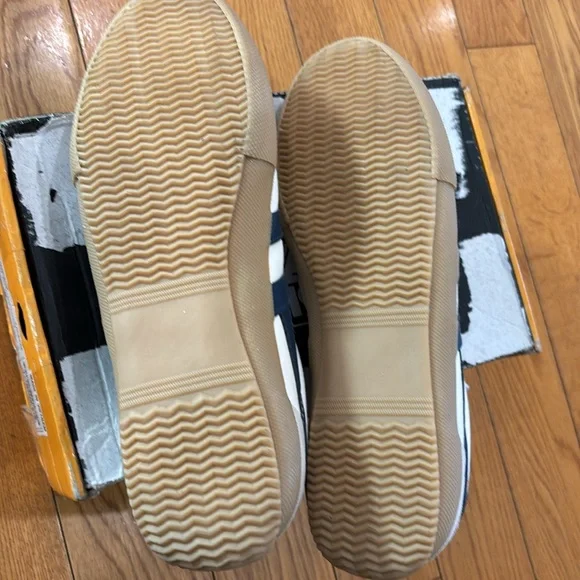 Gola Badminton Sneaker in Off White, Baltic, & Gum, Size: 10 - Picture 12 of 14